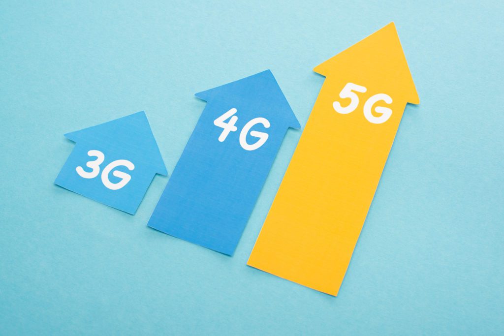 3g, 4g and 5g arrows on a blue background.