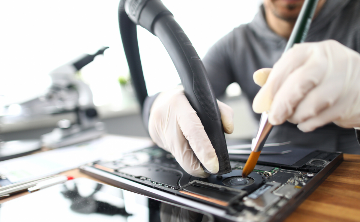 Computer Repair Industry: Dying? (Everything to Know)