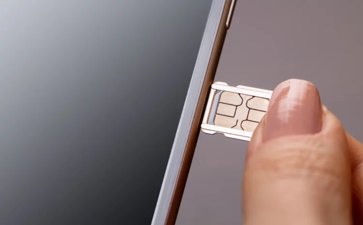 Using One SIM Card With Two Phones: How to? (+ Vital Facts)