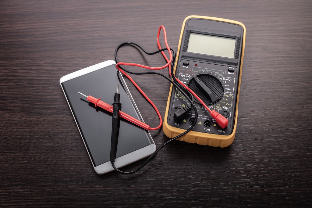 Mobile phone and diagnostics tool