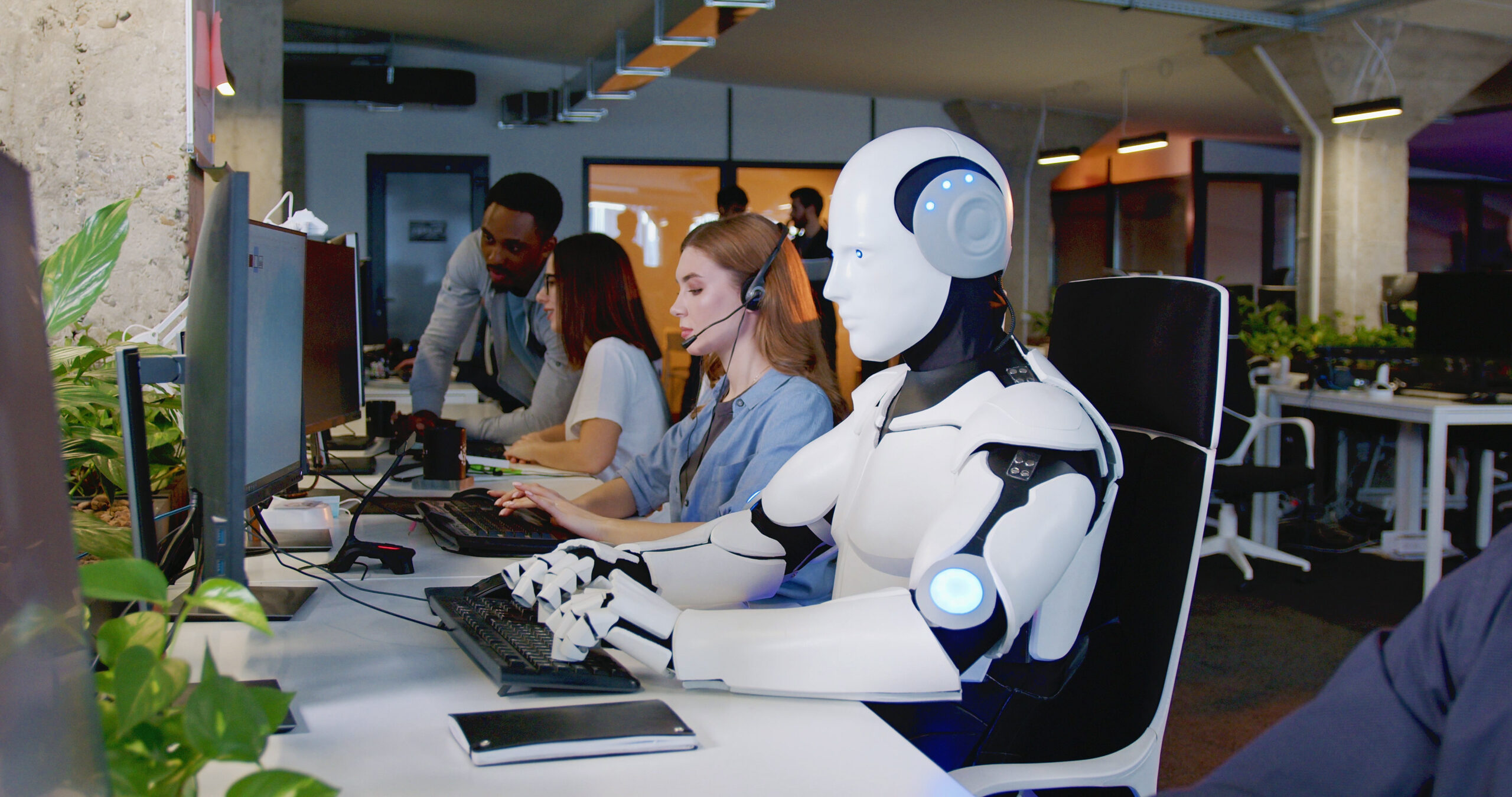 Android robot worker in a call center