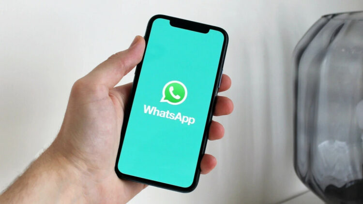 Phones loading message. WhatsApp Call Unavailable? Find out Why!
