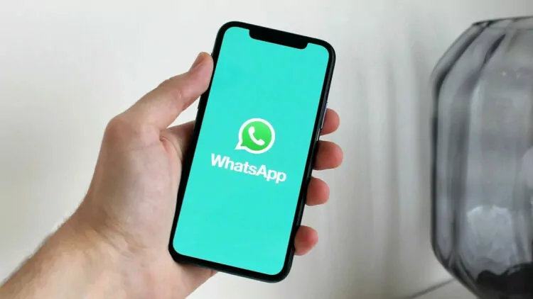 Phones loading message. WhatsApp Call Unavailable? Find out Why!